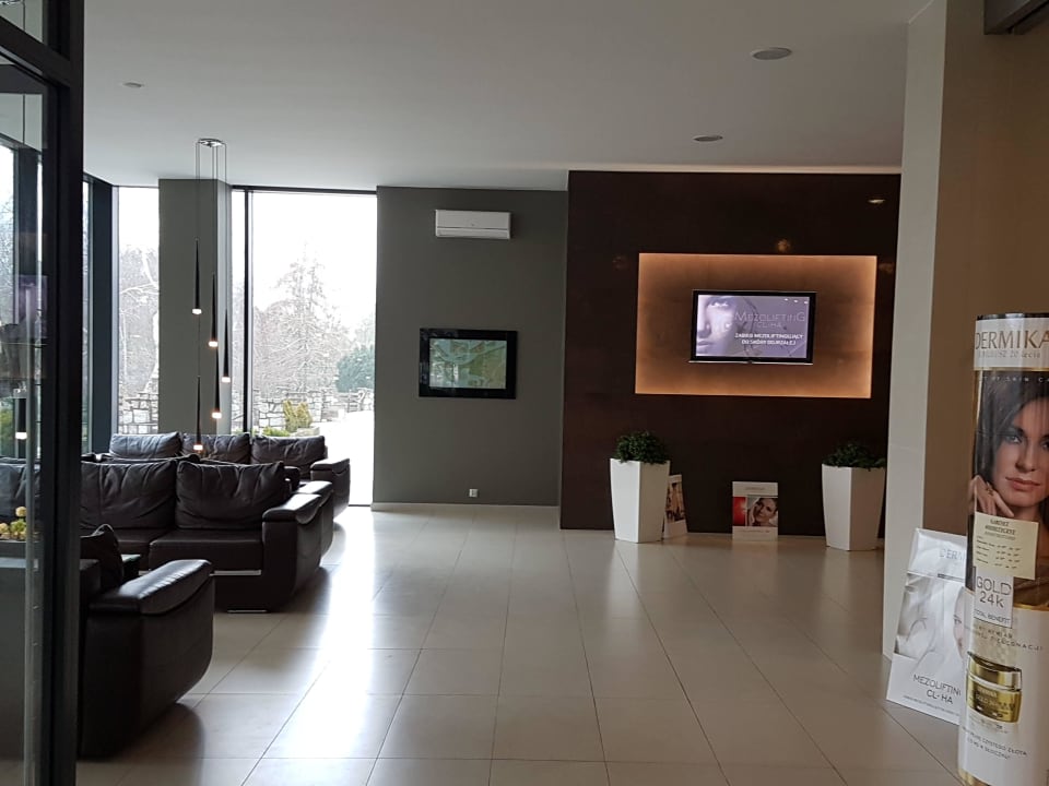 Rezeption mit Eingangsbereich Vestina Wellness & Spa Hotel