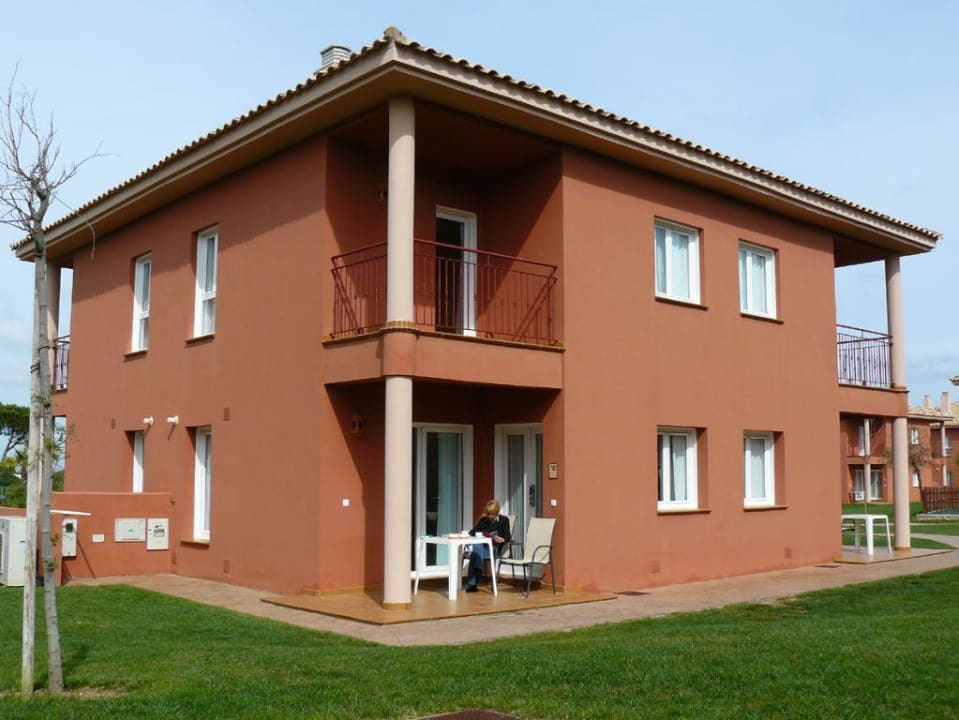 Bungalow mit 4 Appartments. Ilunion Sancti Petri