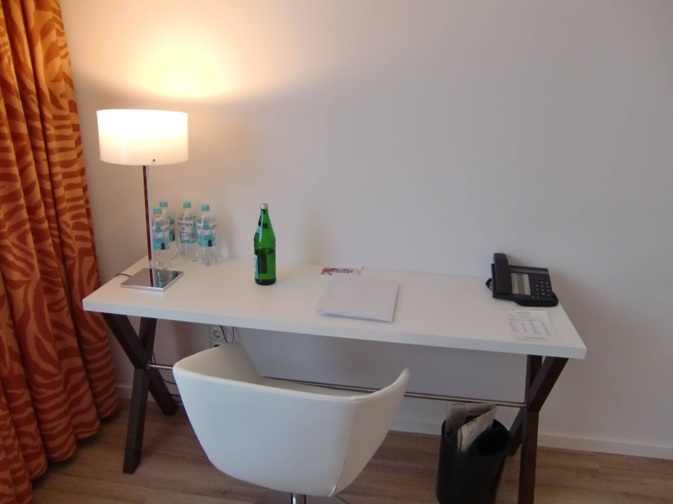 Schreibtisch Relexa Hotel Frankfurt
