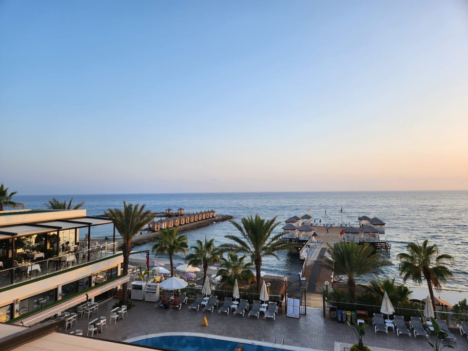 Strand Aria Resort & Spa