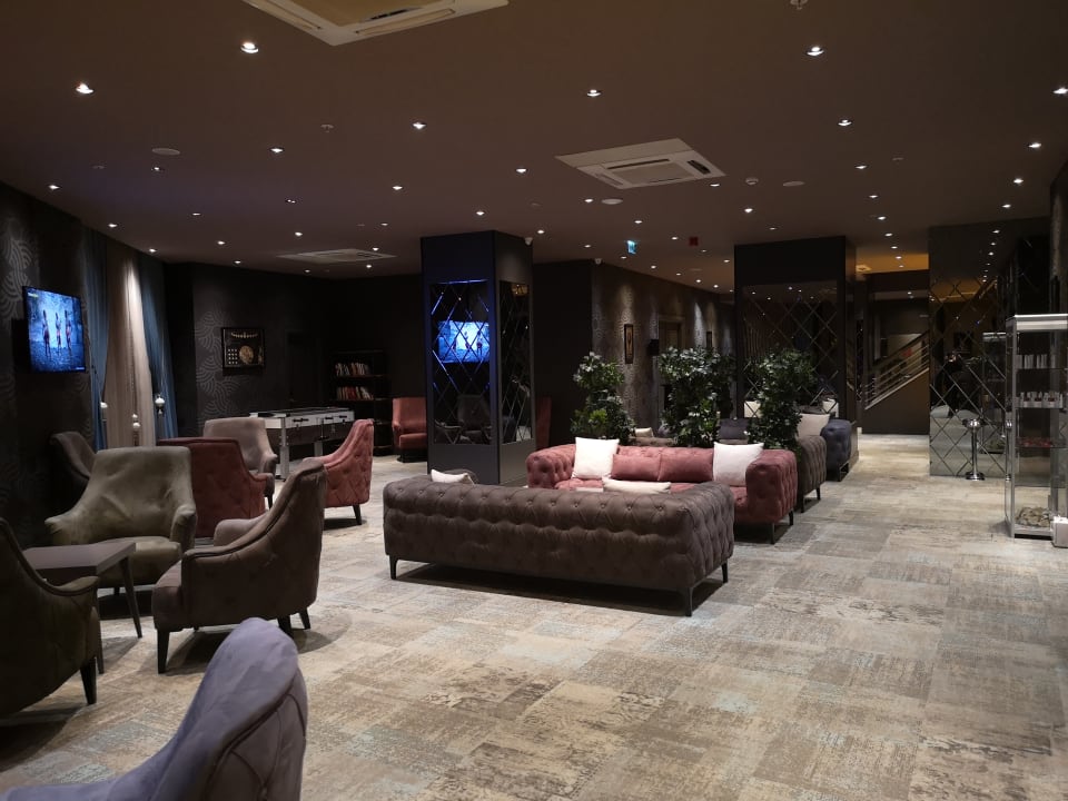 Lobby Tryp by Wyndham Istanbul Sancaktepe