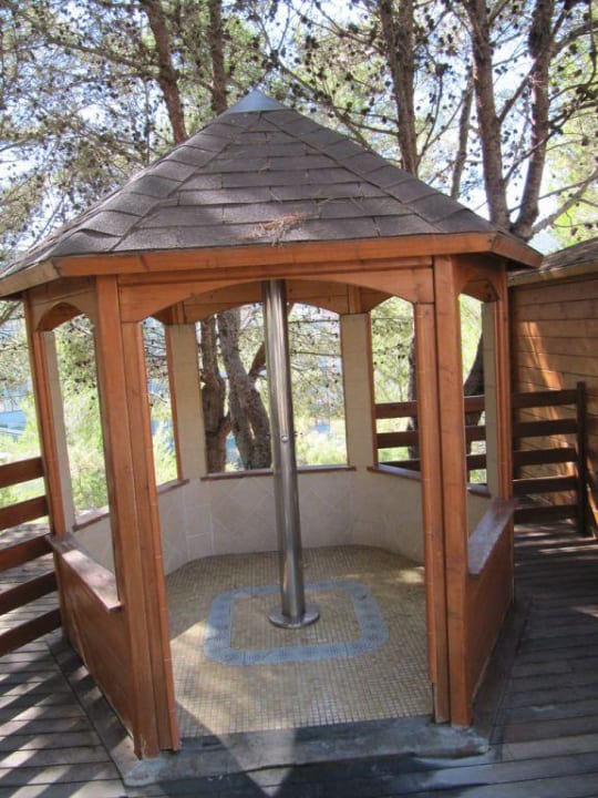 Duschen am Pool allsun Hotel Bella Paguera