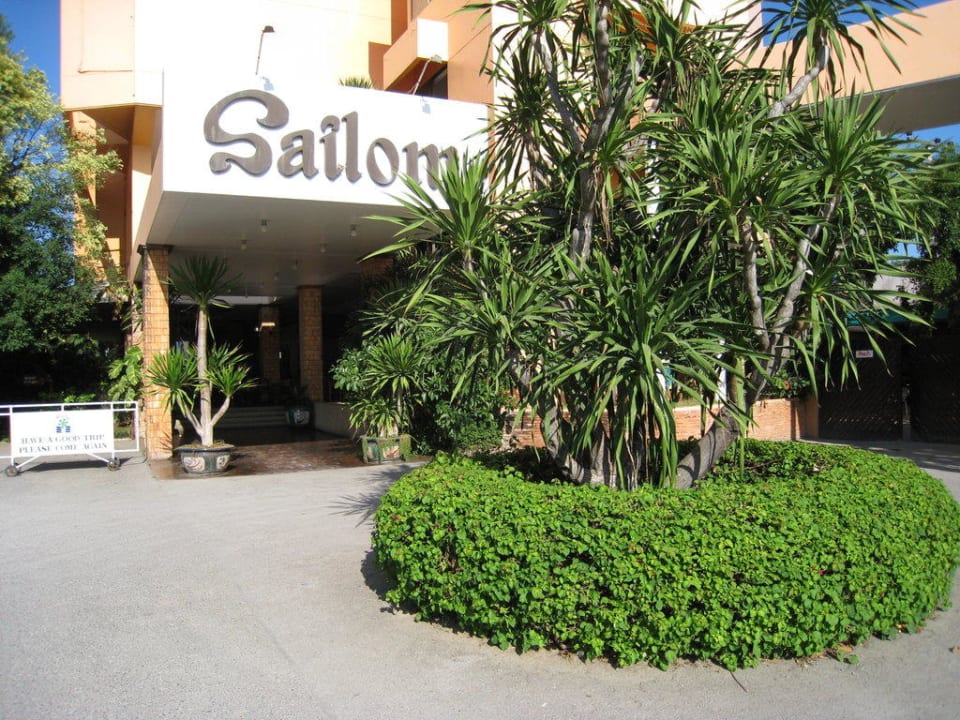 Eingang ins Hotel Sailom Hotel Hua Hin