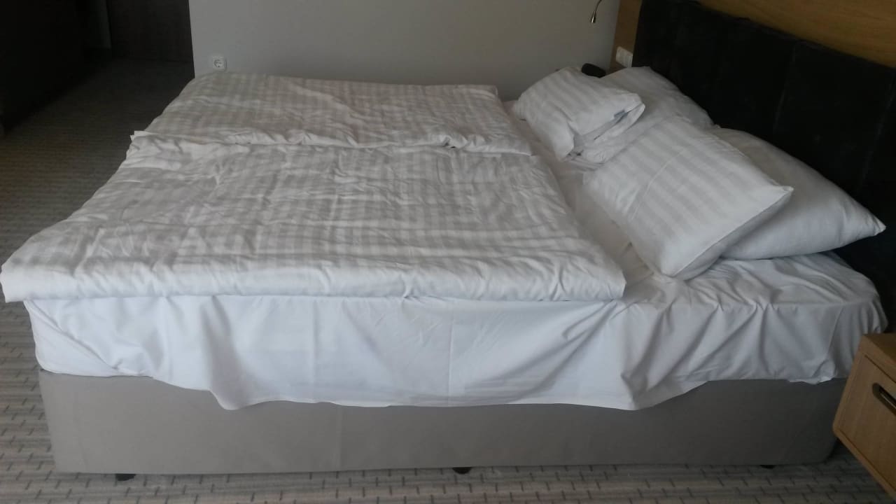 Nicht optimal gemachtes Bett Thermal Hotel Balance Lenti