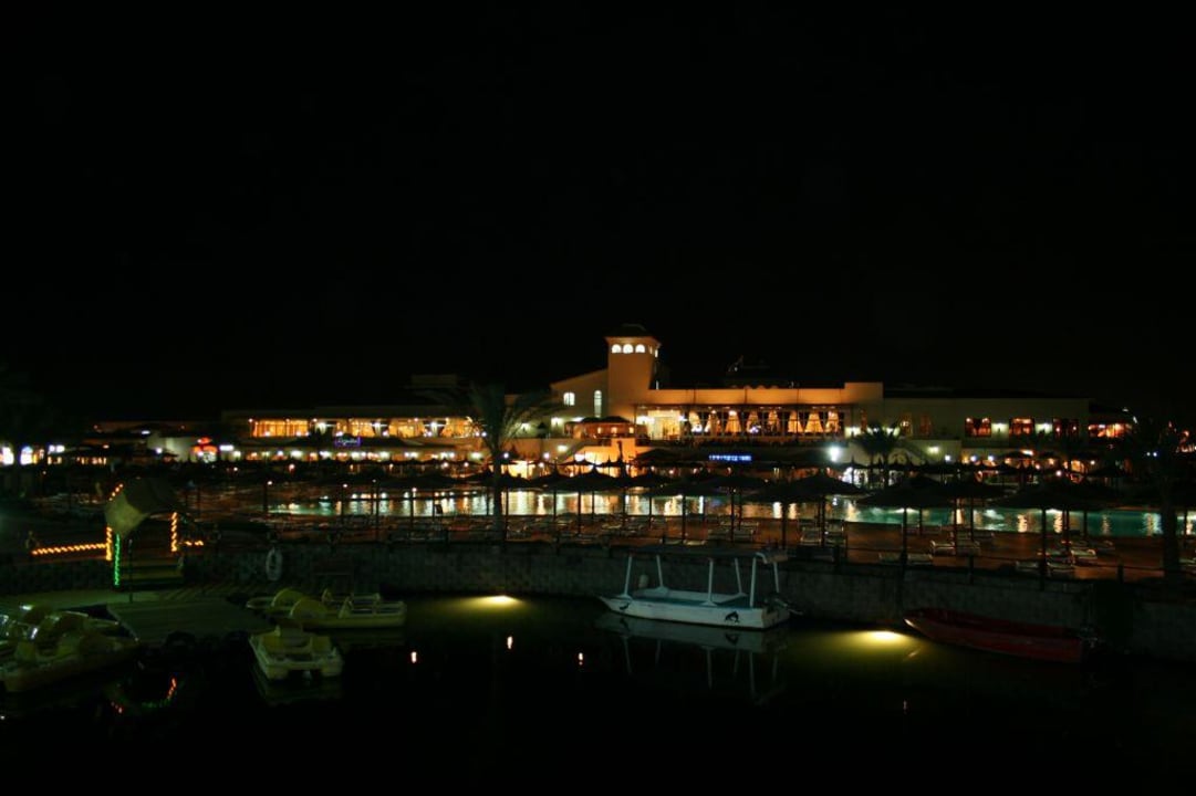 Haupthaus bei Nacht Pickalbatros Dana Beach Resort - Hurghada