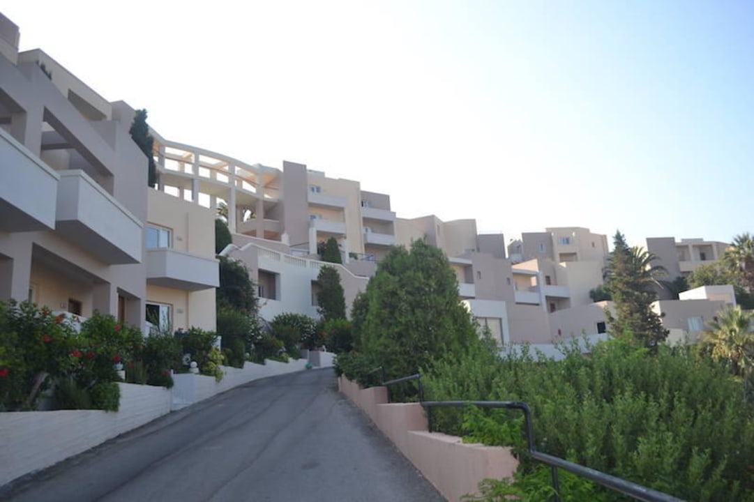 Zu Fuß... Athina Palace Resort & Spa