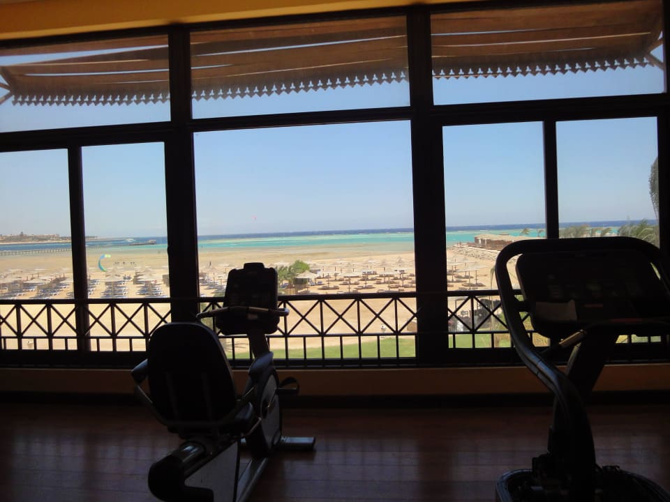 Ausblick im Fitnessraum Stella Beach Resort & Spa Makadi Bay