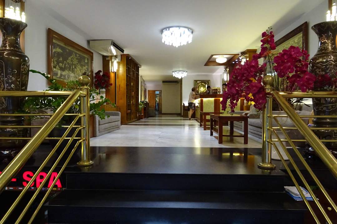 Aufgang zur Lobby Vietview Hotel & Spa