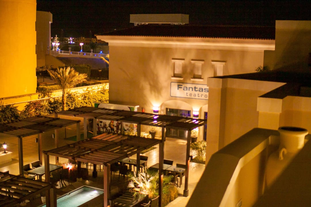 Вид на театр отеля JAZ Aquamarine Resort