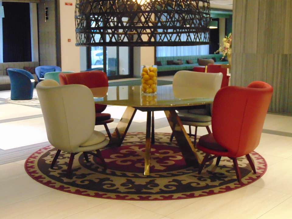Lobby Mercure Almaty City Center