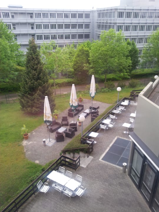 Außenterrasse Vienna House Easy by Wyndham Frankfurt Airport