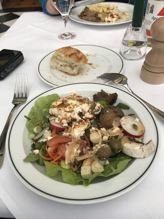 Lecker Antipasti und Salat MAXX by Steigenberger Deidesheim