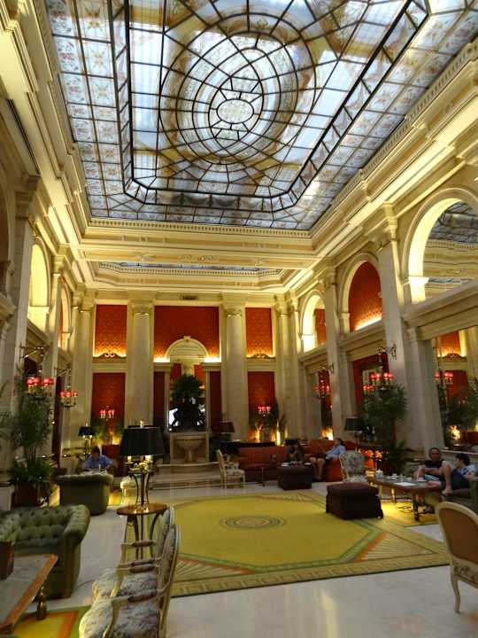 Eingang Hotel Avenida Palace