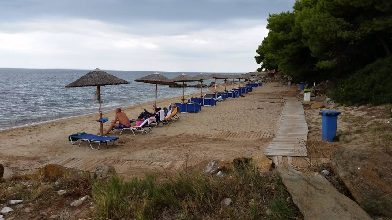 Der westliche ruhigere Strandteil Blue Dolphin Resort Hotel
