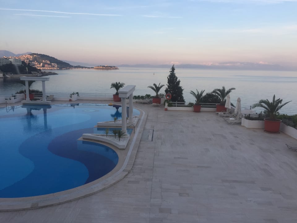 Pool Korumar Hotel De Luxe