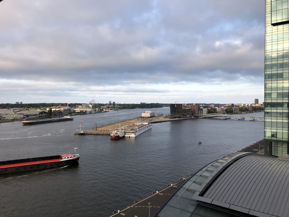 Ausblick Mövenpick Hotel Amsterdam City Centre
