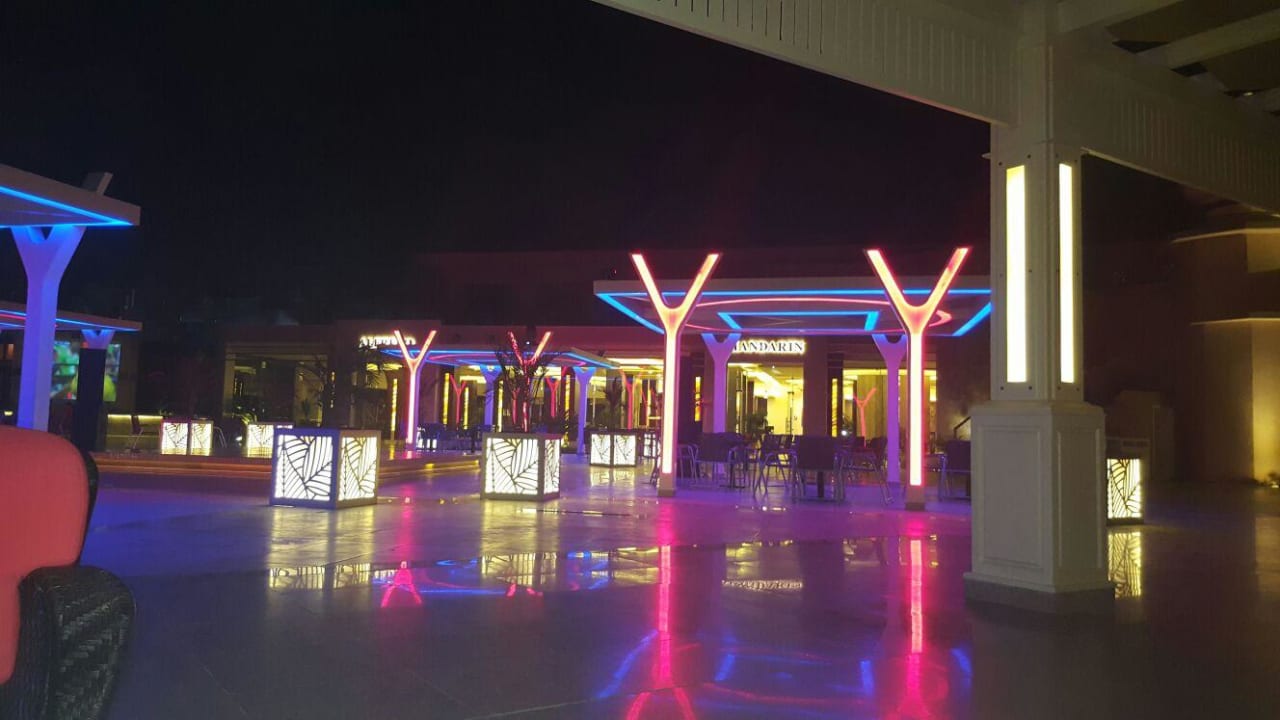 Aussenbereich Restaurant/Lobbybar  Pickalbatros Aqua Park Resort - Hurghada