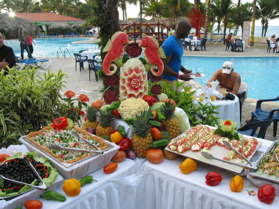 Abendessen am Pool Viva Tangerine by Wyndham - All Inclusive Resort