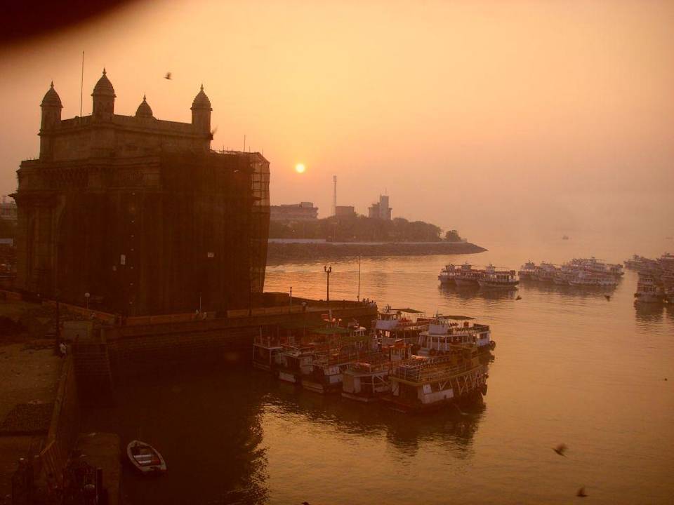 Sonnenaufgang aus unserem Zimmerfenster Hotel The Taj Mahal Palace & Tower