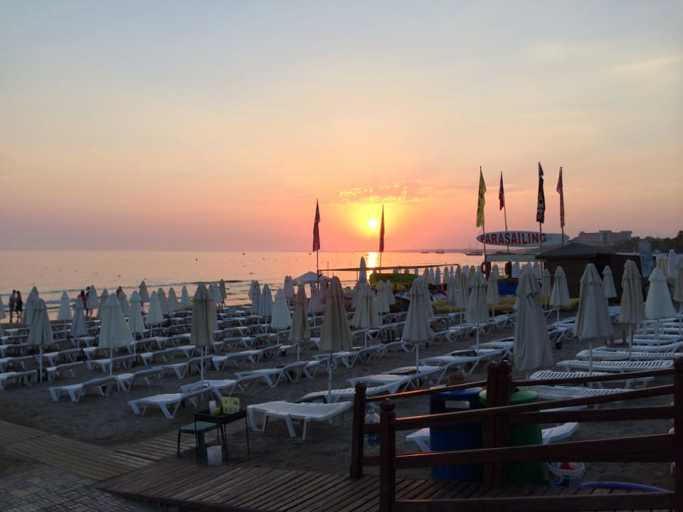 Strand bei Sonnenuntergang Side Star Beach