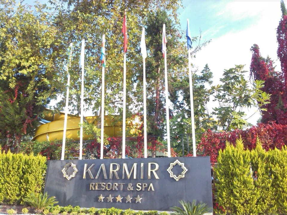 - Karmir Resort & Spa