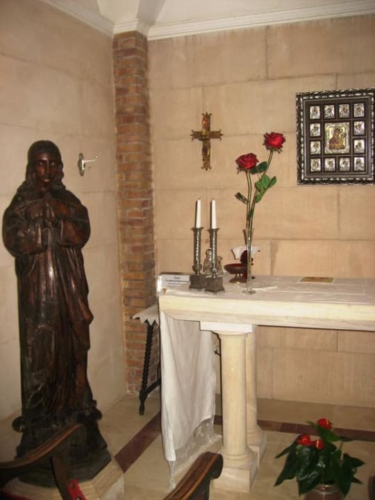 Kapelle am Gang vom Lift zum Garten Bon Sol Resort & Spa