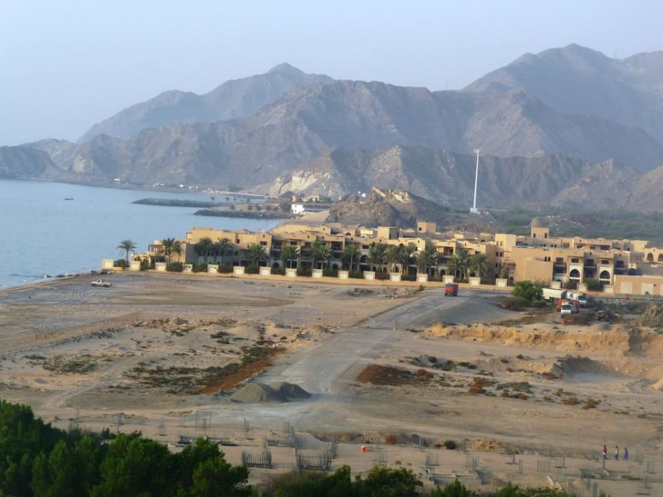 Nachbargrundstück und nahegelegener Ort Hotel Le Meridien Al Aqah Beach Resort