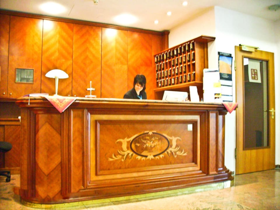 Rezeption Hotel Ascania