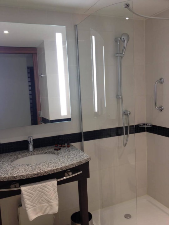 Łazienka Hampton by Hilton Warsaw City Centre