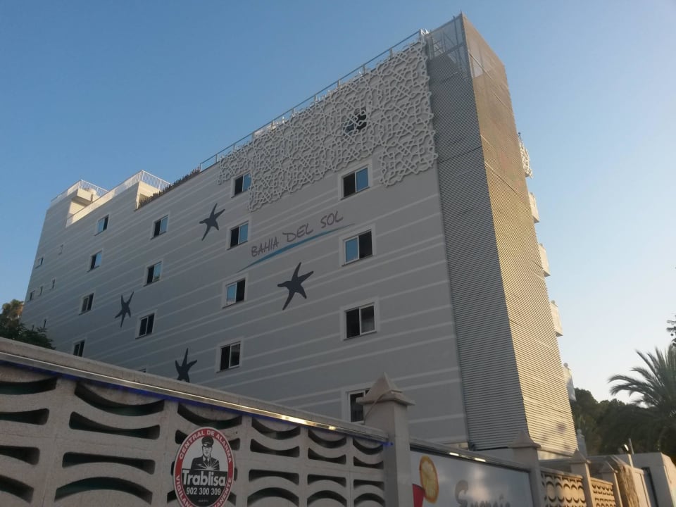Von außen nicht so schlecht,aber innen schlecht. Hotel Bahia del Sol