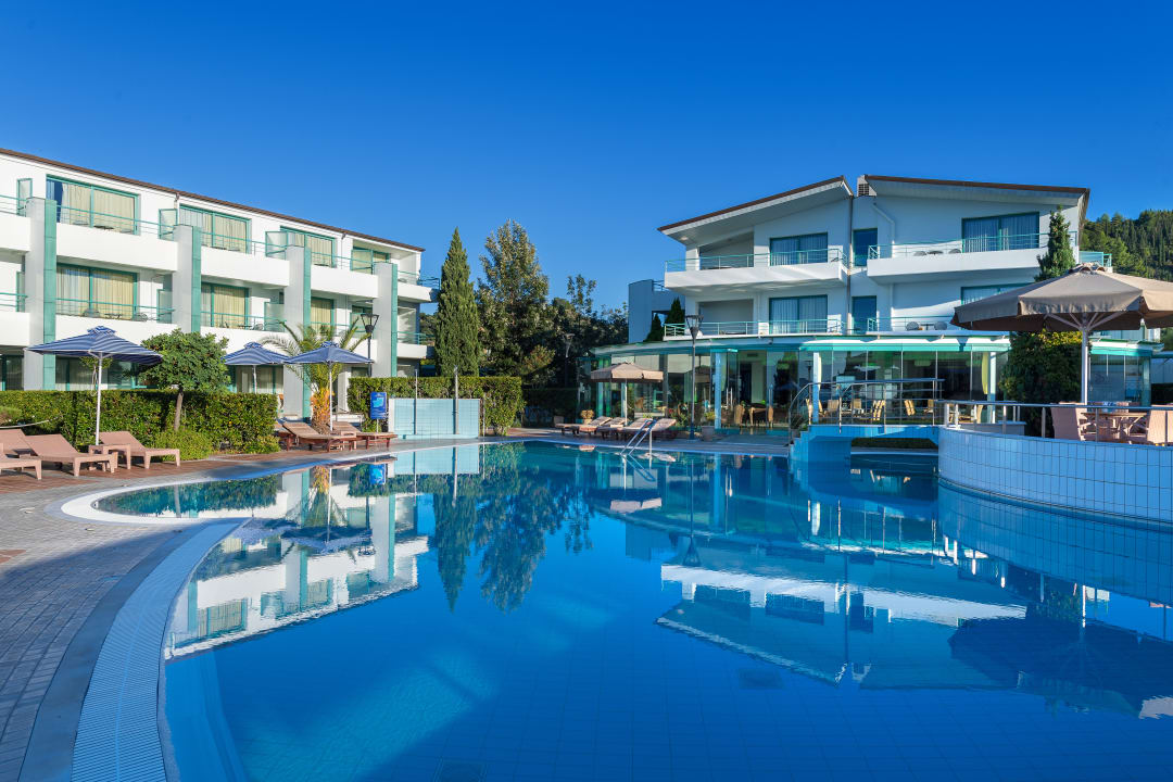 Pool Poseidon Palace Hotel