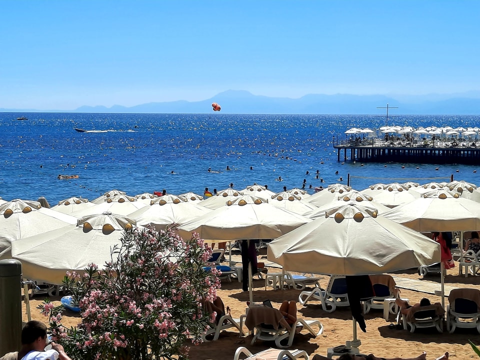 Strand Hotel Grand Side