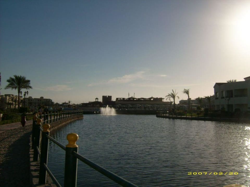 Hotelanlage mit Lagune Pickalbatros Dana Beach Resort - Hurghada
