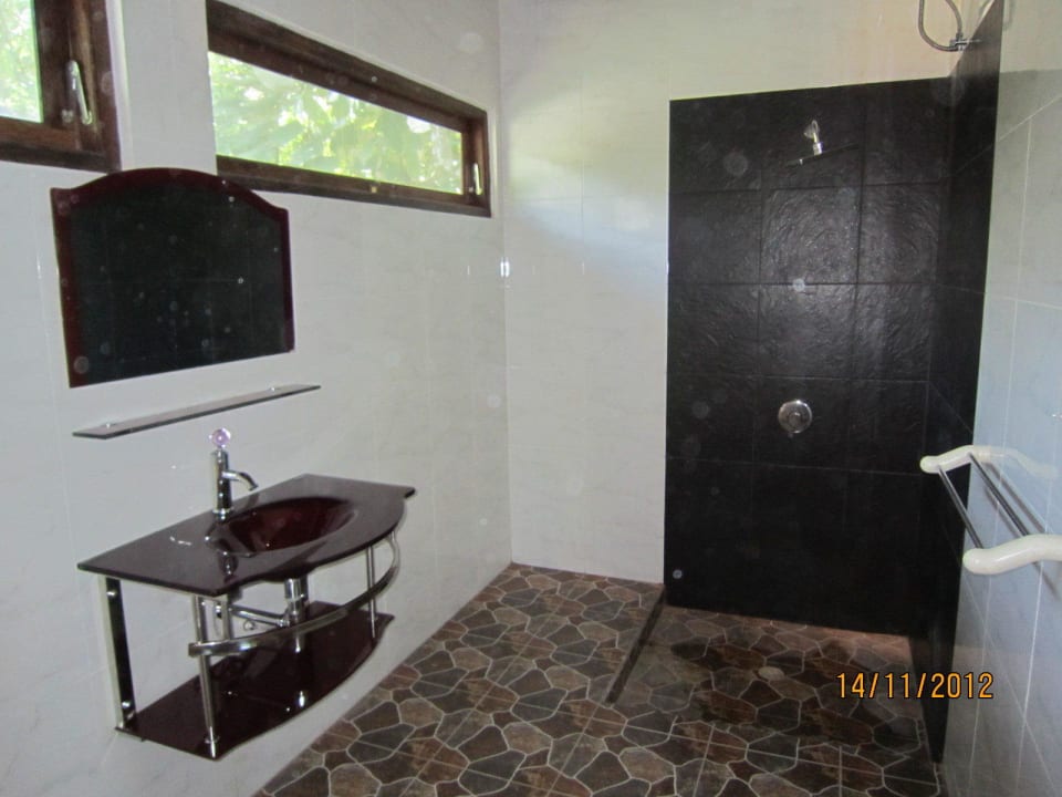 Badezimmer kleines Haus Villa Kita