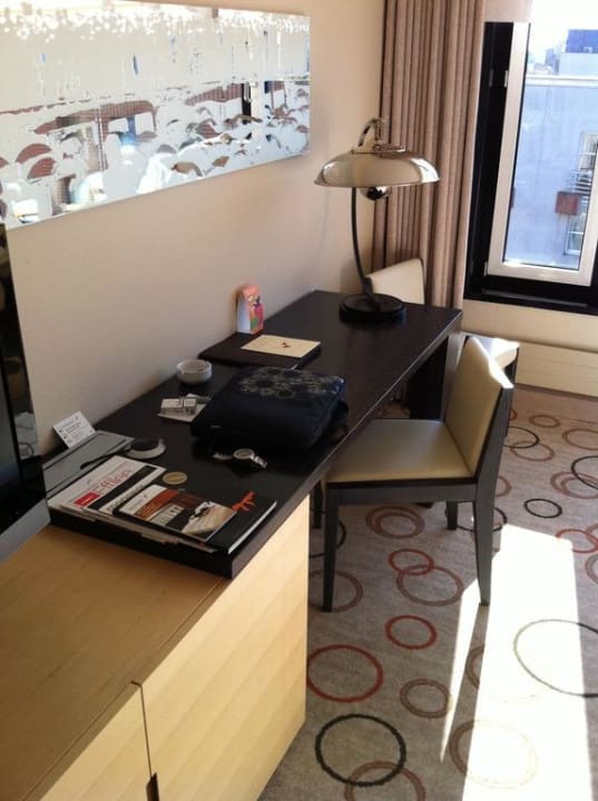Arbeitstisch Sheraton Berlin Grand Hotel Esplanade