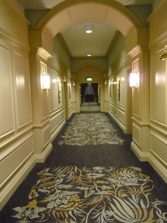 Flur The Caledonian Edinburgh, Curio Collection by Hilton