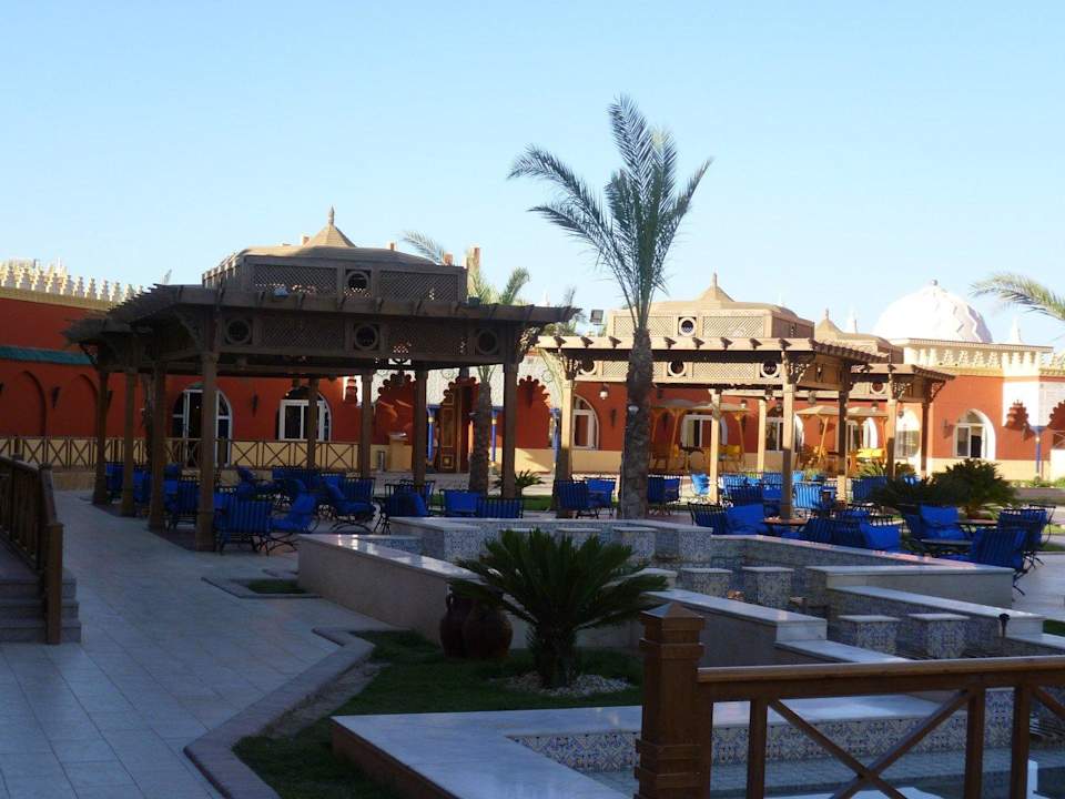 Blick auf das Hauptrestaurant Pickalbatros Alf Leila Wa Leila Resort - Neverland Hurghada