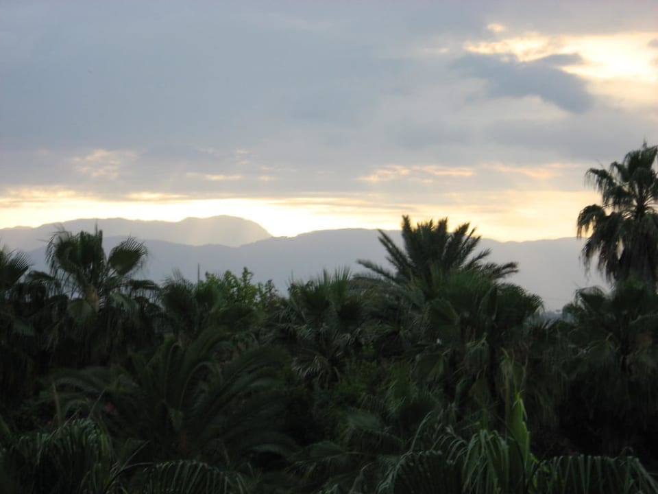 Morgenstimmung Richtung Berge Hotel Defne Garden