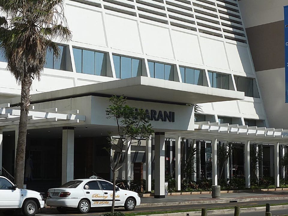 Hotel und Eingang Hotel Southern Sun Maharani