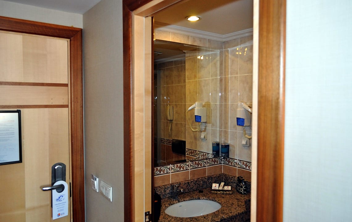 Eingangsbereich Zimmer Side Sun Hotel