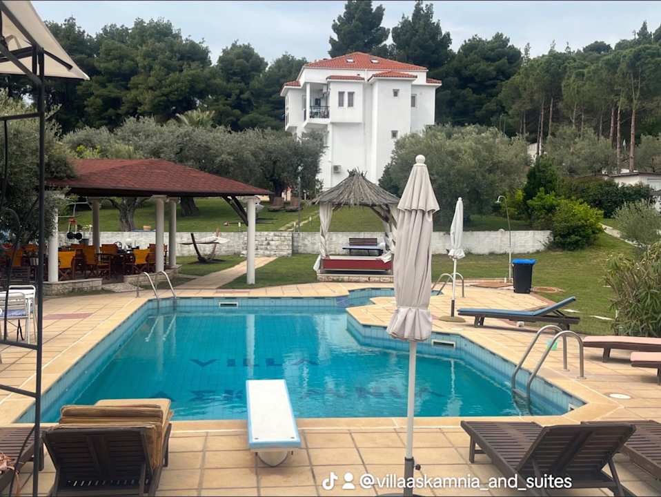 Außenansicht Villa Askamnia and Suites