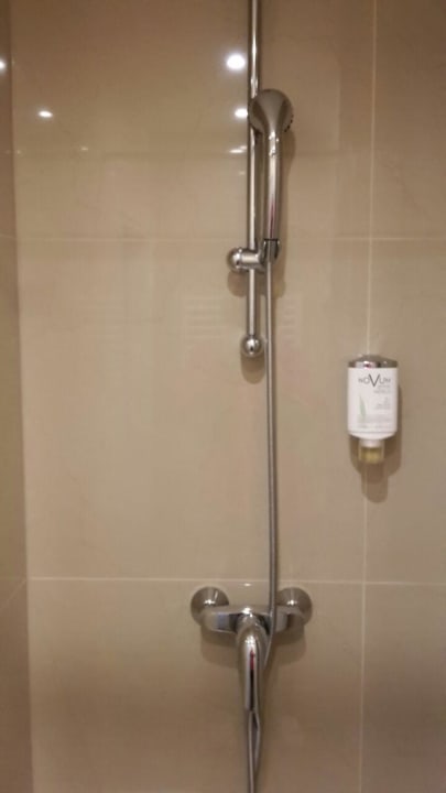 Dusche  Hotel Unique Dortmund Hauptbahnhof