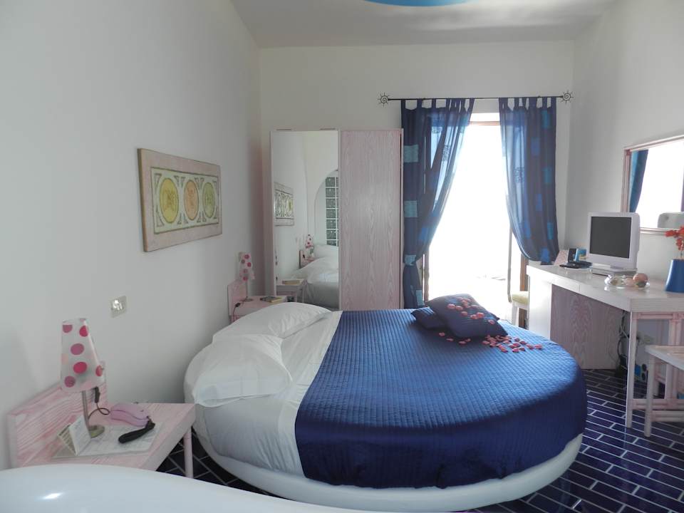 Zimmer Hotel Holiday