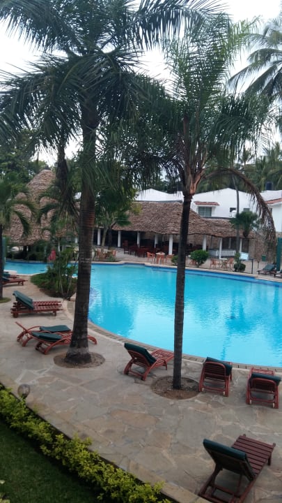 Pool Hotel Traveller's Club