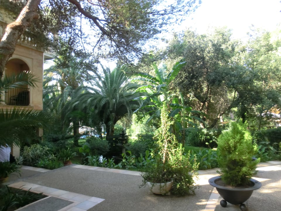 Weg zur Rezeption Lago Garden