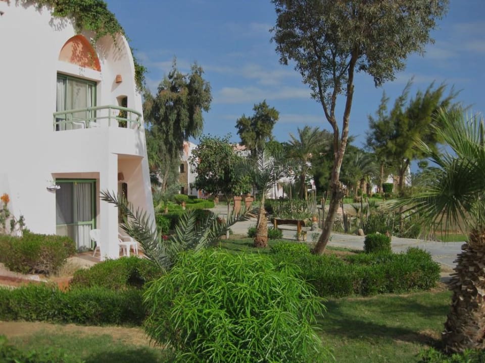 Schöne Häuser und schöner Garten Shams Alam Beach Resort