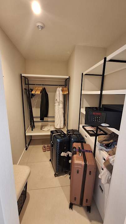 Zimmer Anda Barut Collection