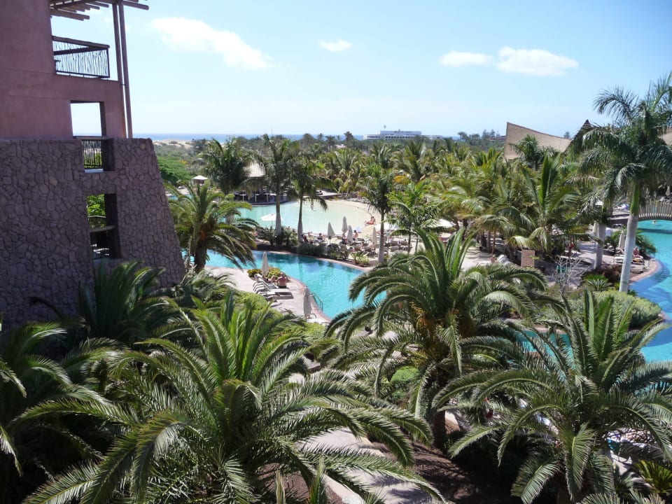 Blick von unserem Zimmer zur Pool-/Gartenanlage Lopesan Baobab Resort