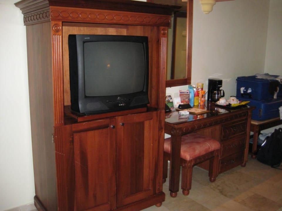 Fernseher und Schreibtisch Hotel Grand Palladium Palace Resort, Spa & Casino