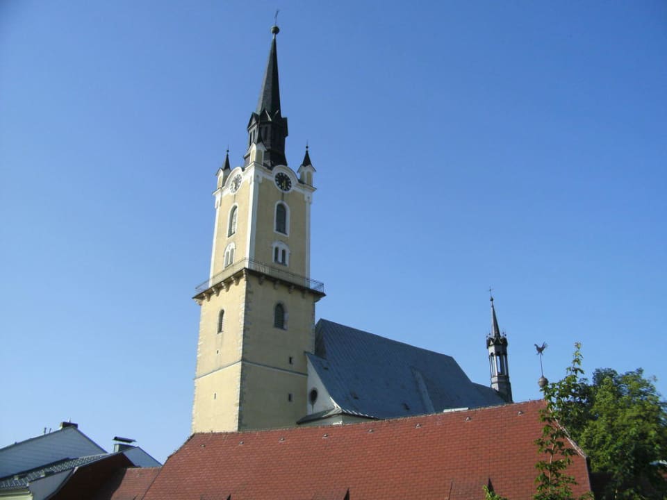 Ausblick vom Zimmer 203 zur Kirche Landgasthof Dorfner